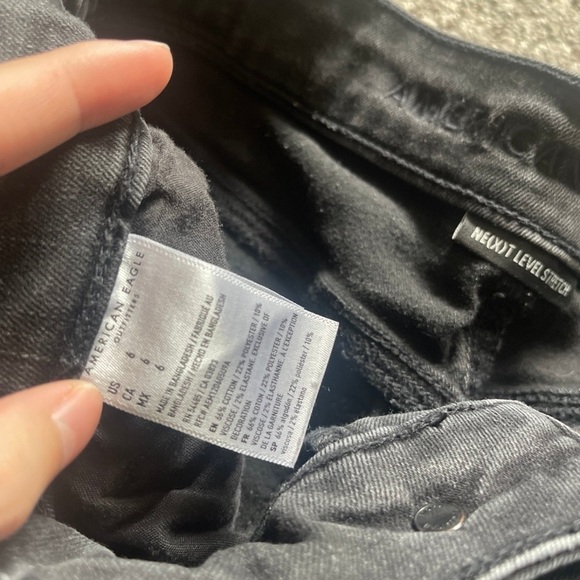 American Eagle Black Distressed Shorts - Picture 4 of 4